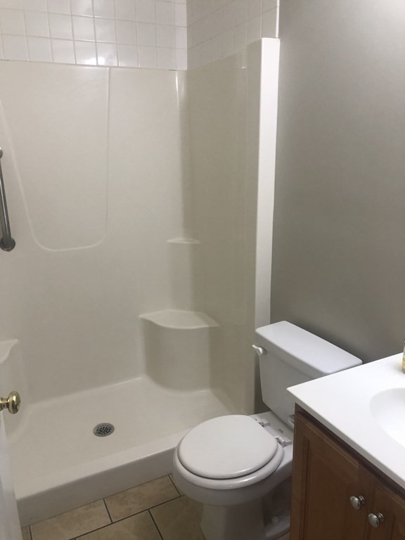 3 bed, 2 bath apartment for rent at 27 Shawmut Ave Unit 5, Weymouth — photo 6 of 13
