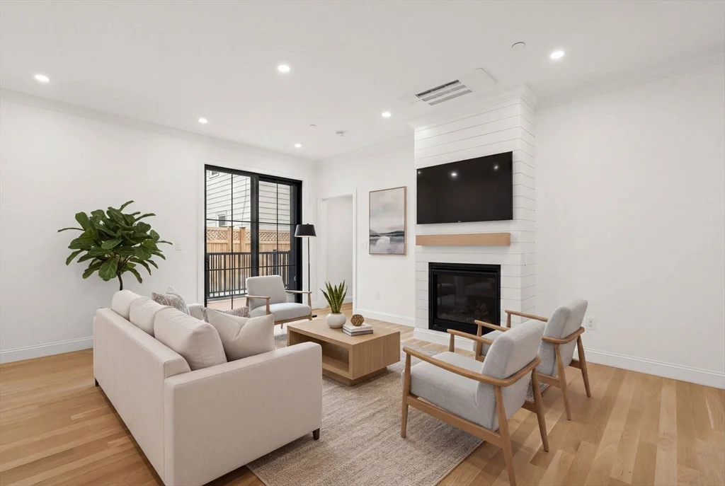 3 bed, 3 bath apartment for rent at 27 Shepard St Unit 3, Brighton — photo 5 of 33