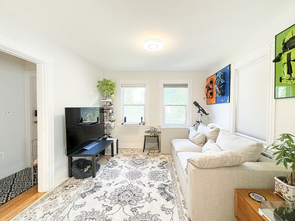 3 bed, 1 bath apartment for rent at 27 Shirley St Unit 27, Lexington — photo 12 of 31