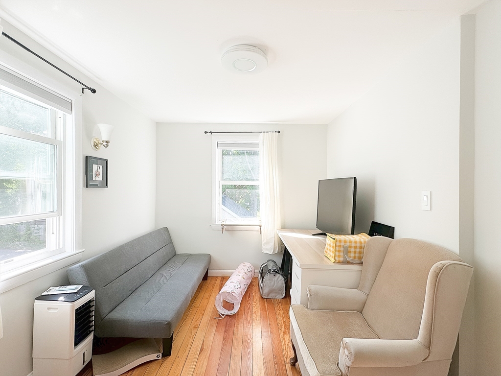 3 bed, 1 bath apartment for rent at 27 Shirley St Unit 27, Lexington — photo 25 of 31