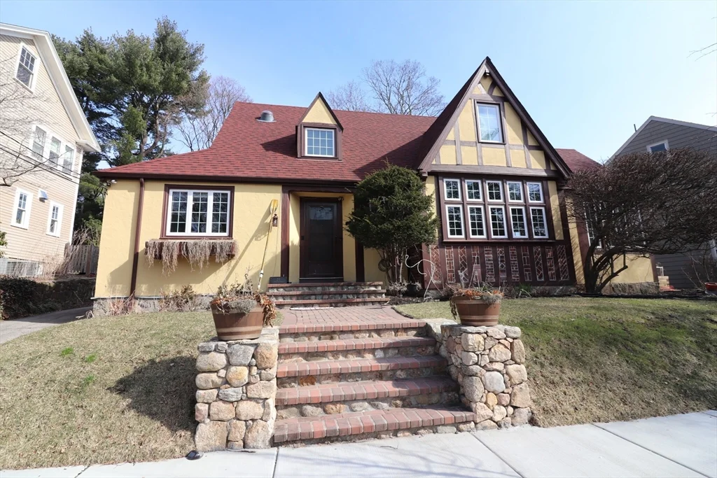 3 bed, 3 bath apartment for rent at 27 Somerset Rd, Brookline Hills