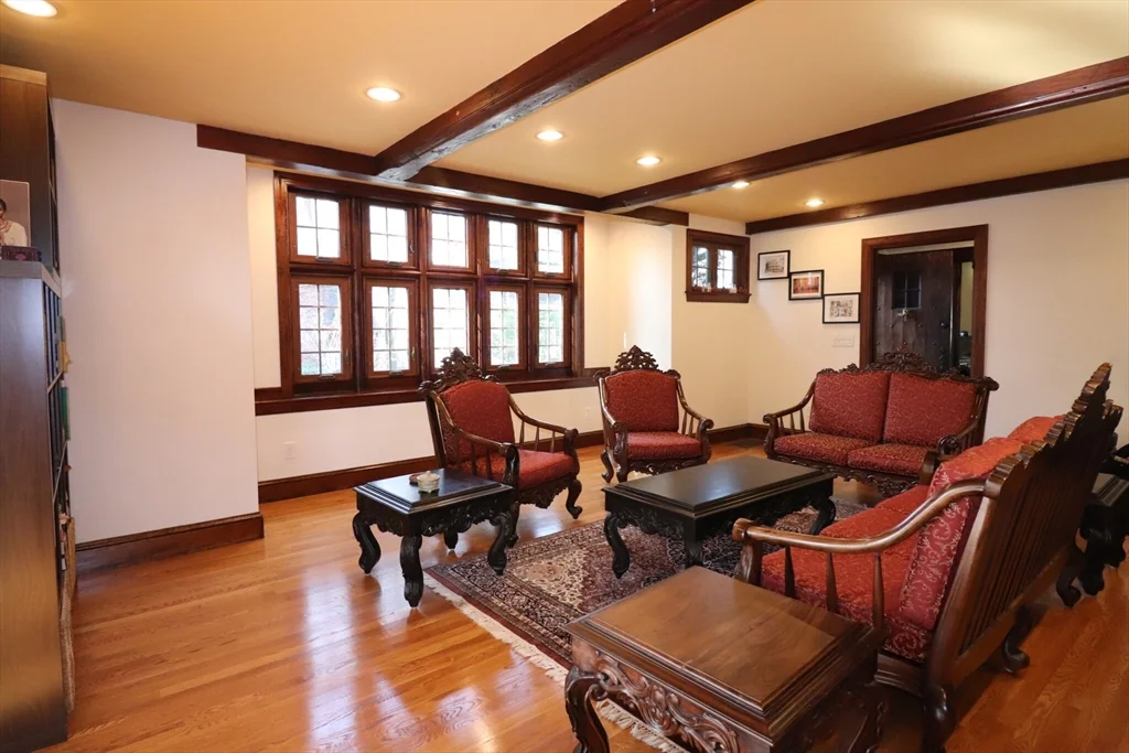 3 bed, 3 bath apartment for rent at 27 Somerset Rd, Brookline Hills — photo 3 of 37