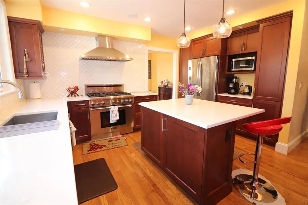 3 bed, 3 bath apartment for rent at 27 Somerset Rd Unit 27, Brookline Hills — photo 14 of 35