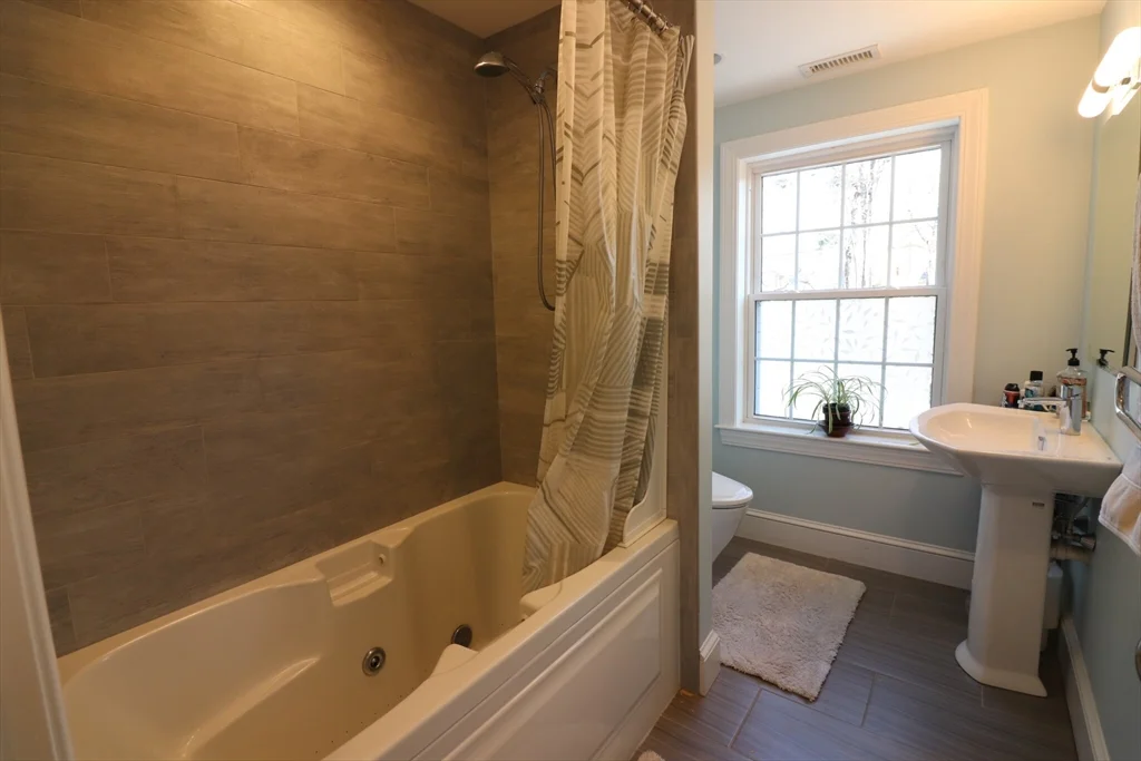 3 bed, 3 bath apartment for rent at 27 Somerset Rd Unit 27, Brookline Hills — photo 19 of 35