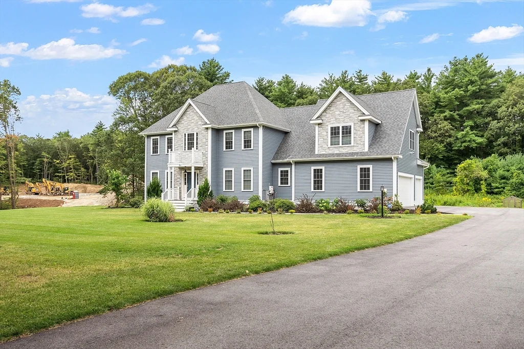 4 bed, 3 bath apartment for rent at 27 Spring Rd, Westborough — photo 1 of 41