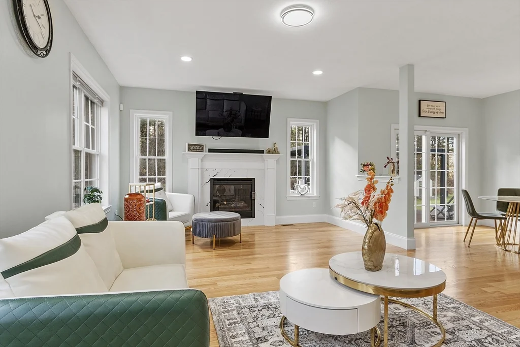 4 bed, 3 bath apartment for rent at 27 Spring Rd, Westborough — photo 10 of 41