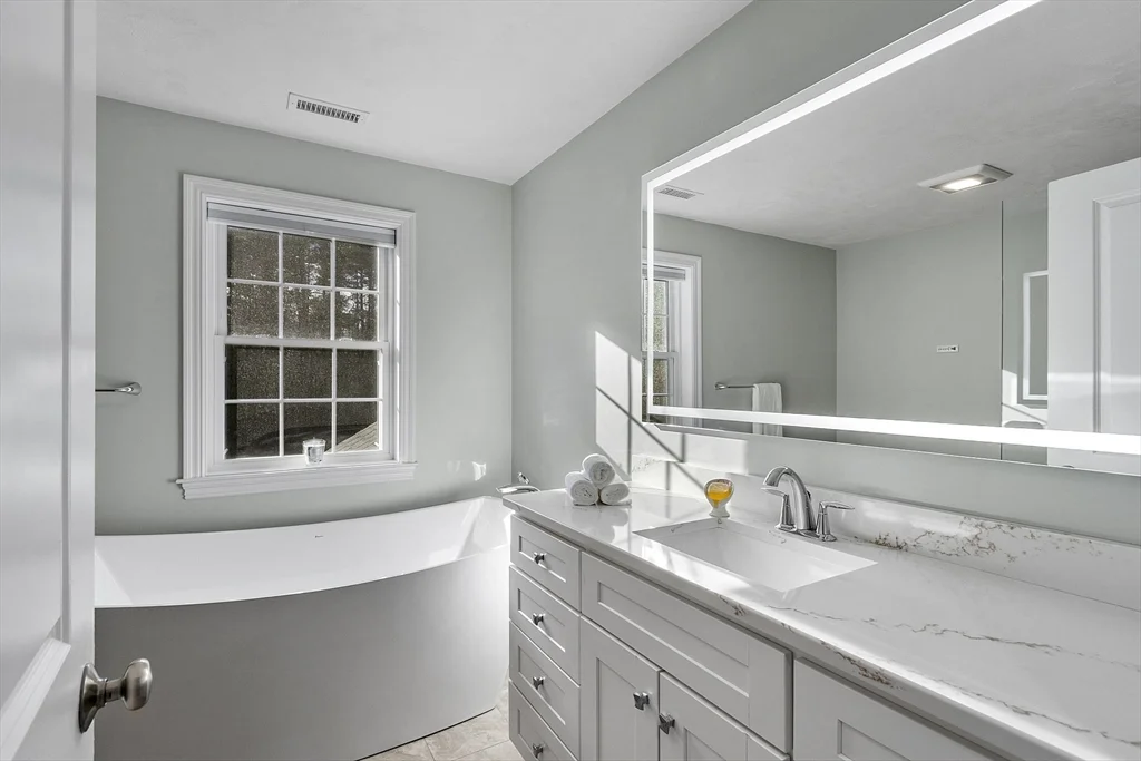 4 bed, 3 bath apartment for rent at 27 Spring Rd, Westborough — photo 32 of 41