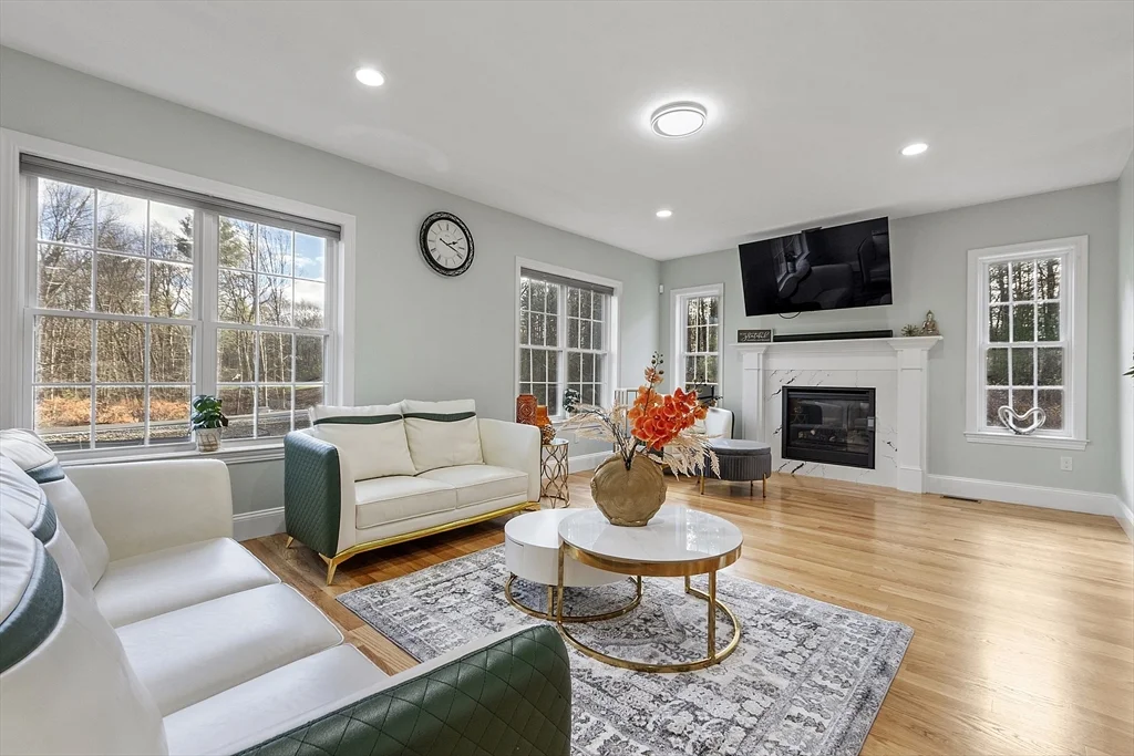 4 bed, 3 bath apartment for rent at 27 Spring Rd, Westborough — photo 8 of 41