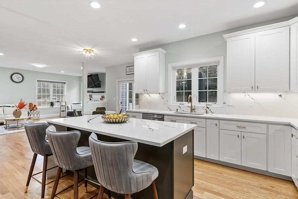 4 bed, 3 bath apartment for rent at 27 Spring Rd, Westborough — photo 14 of 41