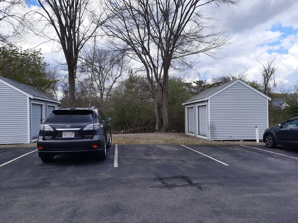 2 bed, 1 bath apartment for rent at 27 Spring St Unit 3, East Bridgewater — photo 4 of 4