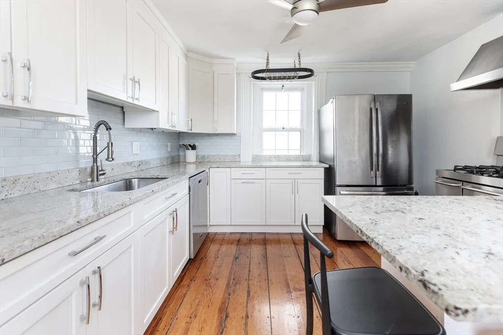 5 bed, 4+ bath apartment for rent at 27 St James St Unit 0, Roxbury — photo 6 of 19