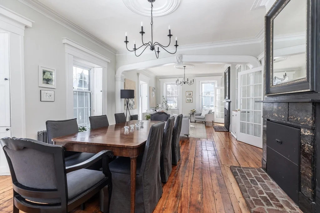 5 bed, 4+ bath apartment for rent at 27 St James St Unit 0, Roxbury — photo 4 of 19