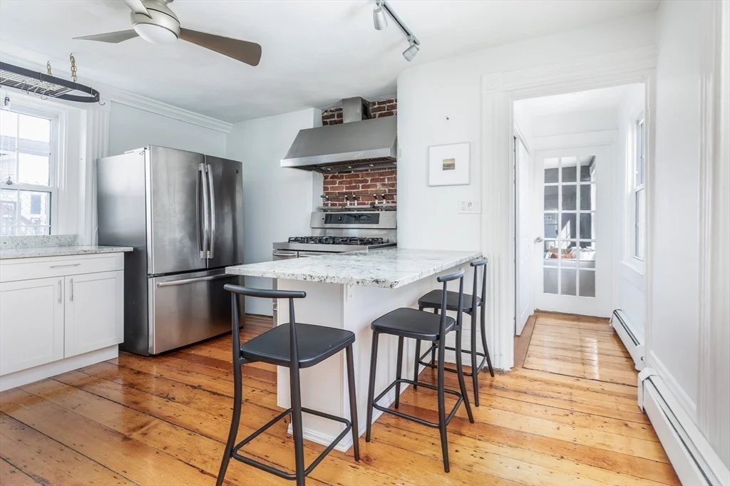 5 bed, 4+ bath apartment for rent at 27 St James St Unit 0, Roxbury — photo 7 of 19