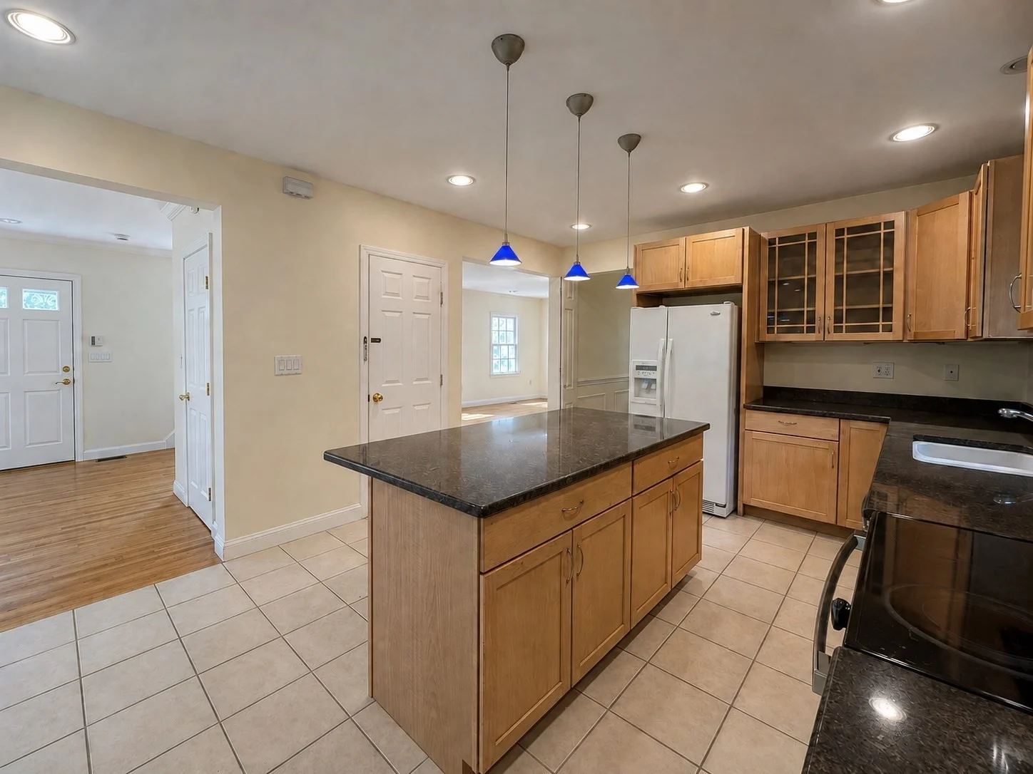 5 bed, 3 bath apartment for rent at 27 Sulivan Ave, Newton Upper Falls — photo 4 of 21