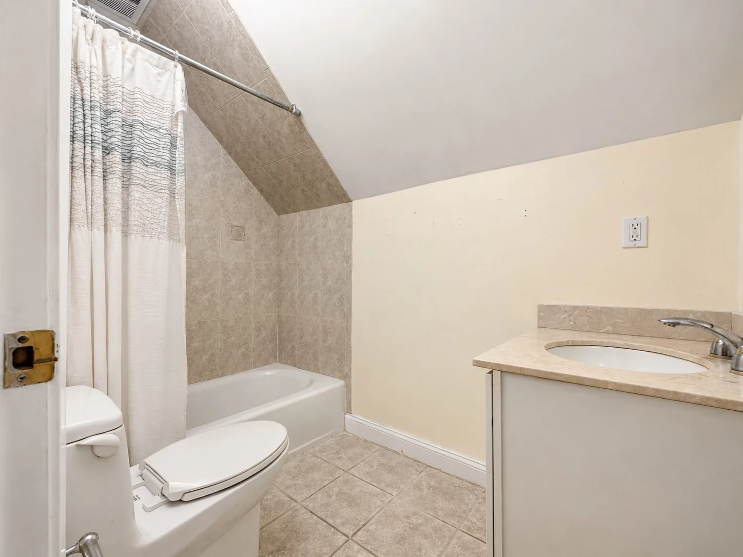 5 bed, 3 bath apartment for rent at 27 Sulivan Ave, Newton Upper Falls — photo 19 of 21
