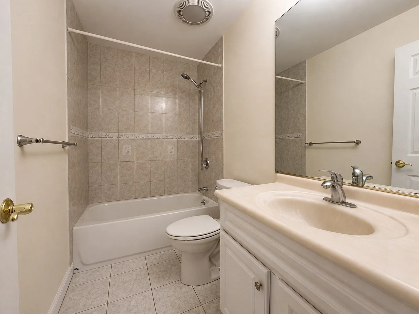 5 bed, 3 bath apartment for rent at 27 Sulivan Ave, Newton Upper Falls — photo 15 of 21