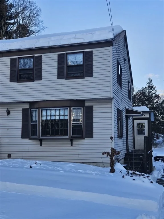 2 bed, 1 bath apartment for rent at 27 Summer St Unit 27, Chelmsford — photo 1 of 15