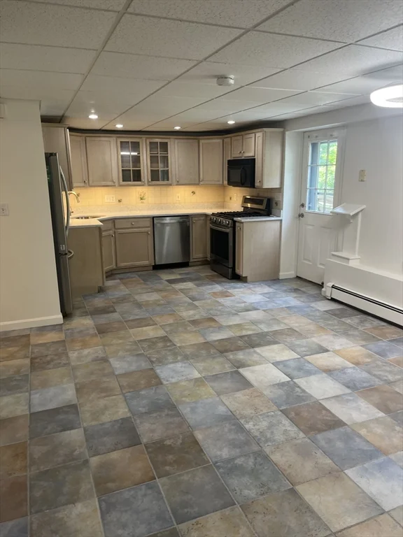 1 bed, 1 bath apartment for rent at 27 Tayla Dr Unit 1, Weymouth — photo 3 of 16