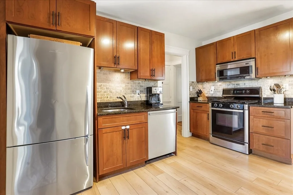 3 bed, 1 bath apartment for rent at 27 Thelma Unit 1, Boston — photo 13 of 27