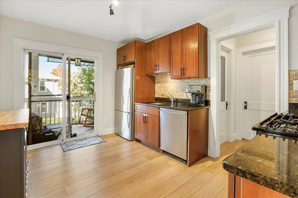3 bed, 1 bath apartment for rent at 27 Thelma Unit 1, Boston — photo 12 of 27