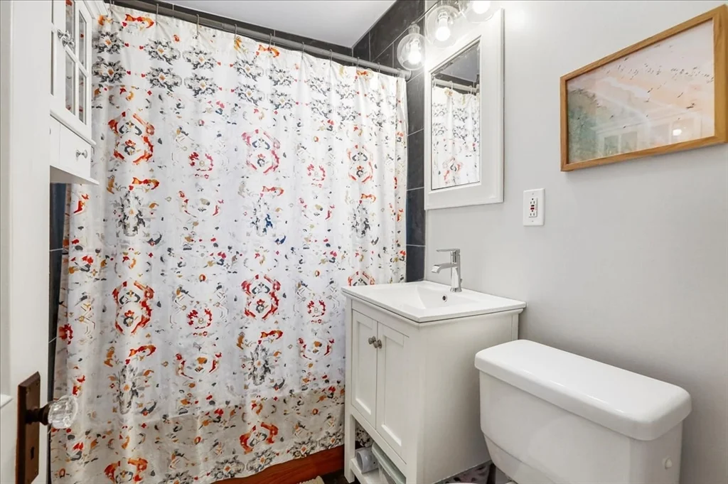 3 bed, 1 bath apartment for rent at 27 Thelma Unit 1, Boston — photo 17 of 27