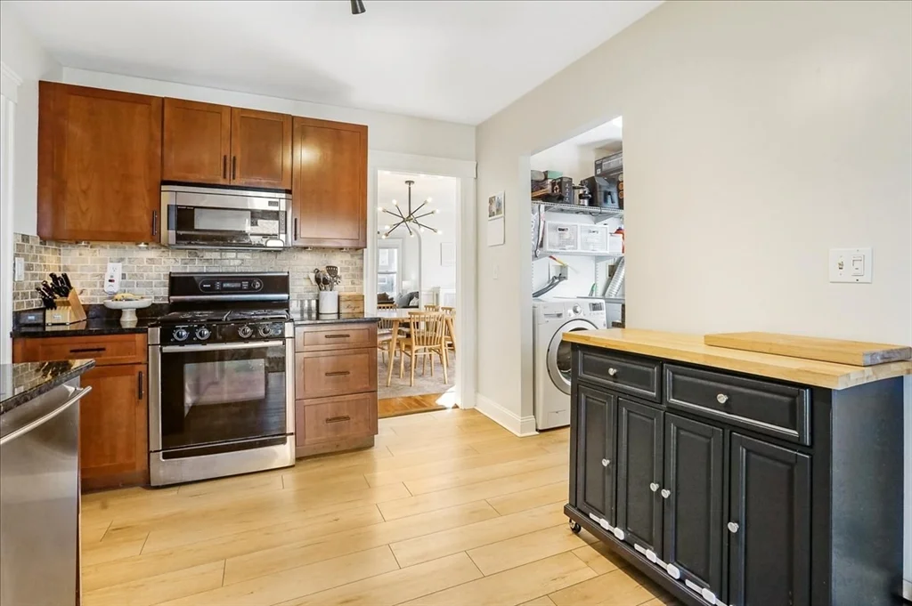 3 bed, 1 bath apartment for rent at 27 Thelma Unit 1, Boston — photo 14 of 27