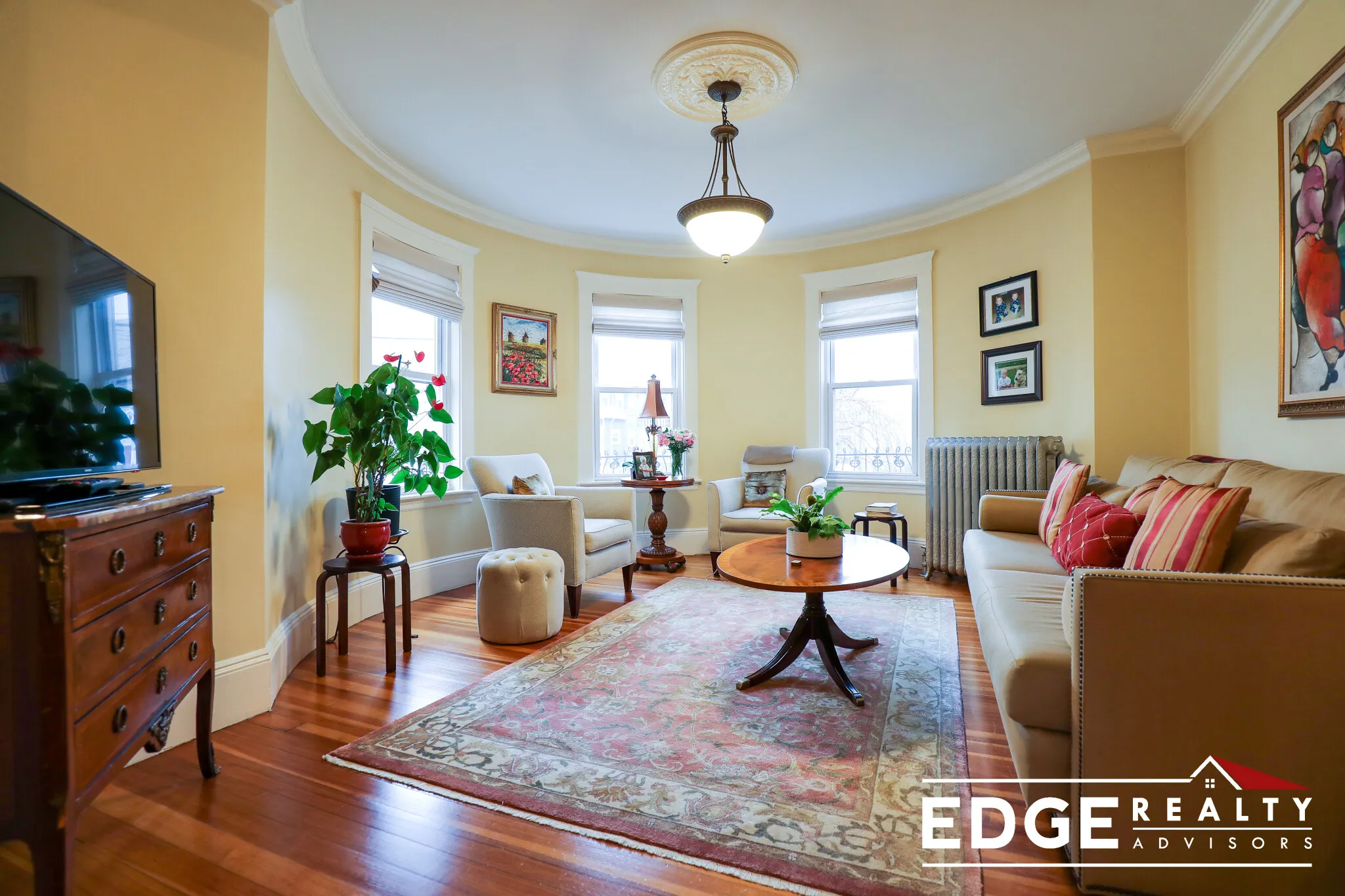 3 bed, 2 bath apartment for rent at 27 Turner St Unit 1, Oak Square — photo 1 of 20