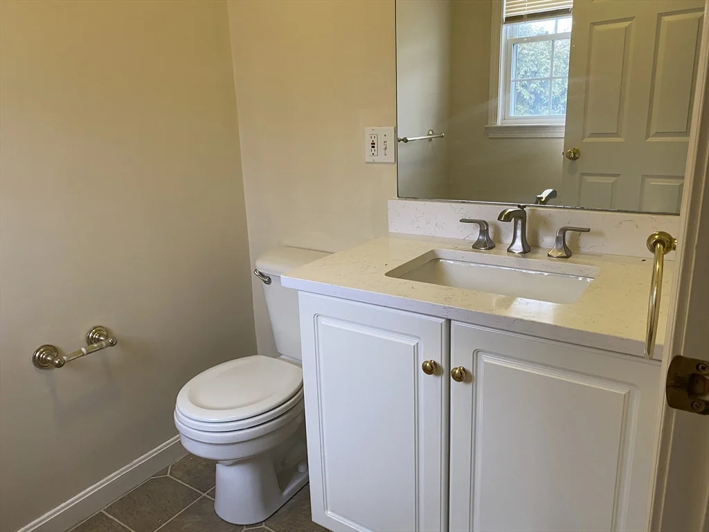 3 bed, 2 bath apartment for rent at 27 Turner Ter Unit 27, Newtonville — photo 14 of 15