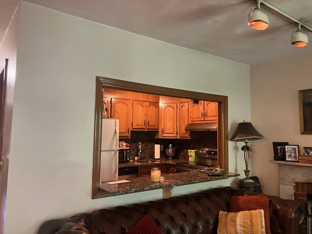 2 bed, 1 bath apartment for rent at 27 Union Park Unit 3, South End — photo 4 of 17