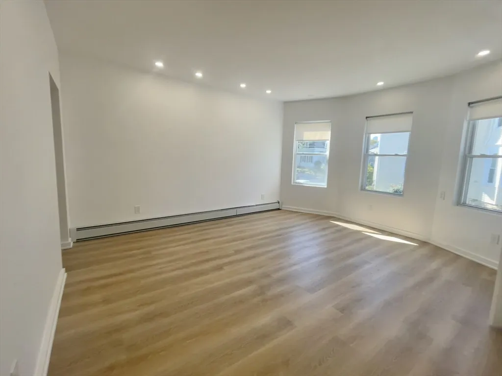 1 bed, 1 bath apartment for rent at 27 Vernon Unit 1, Waltham — photo 4 of 13