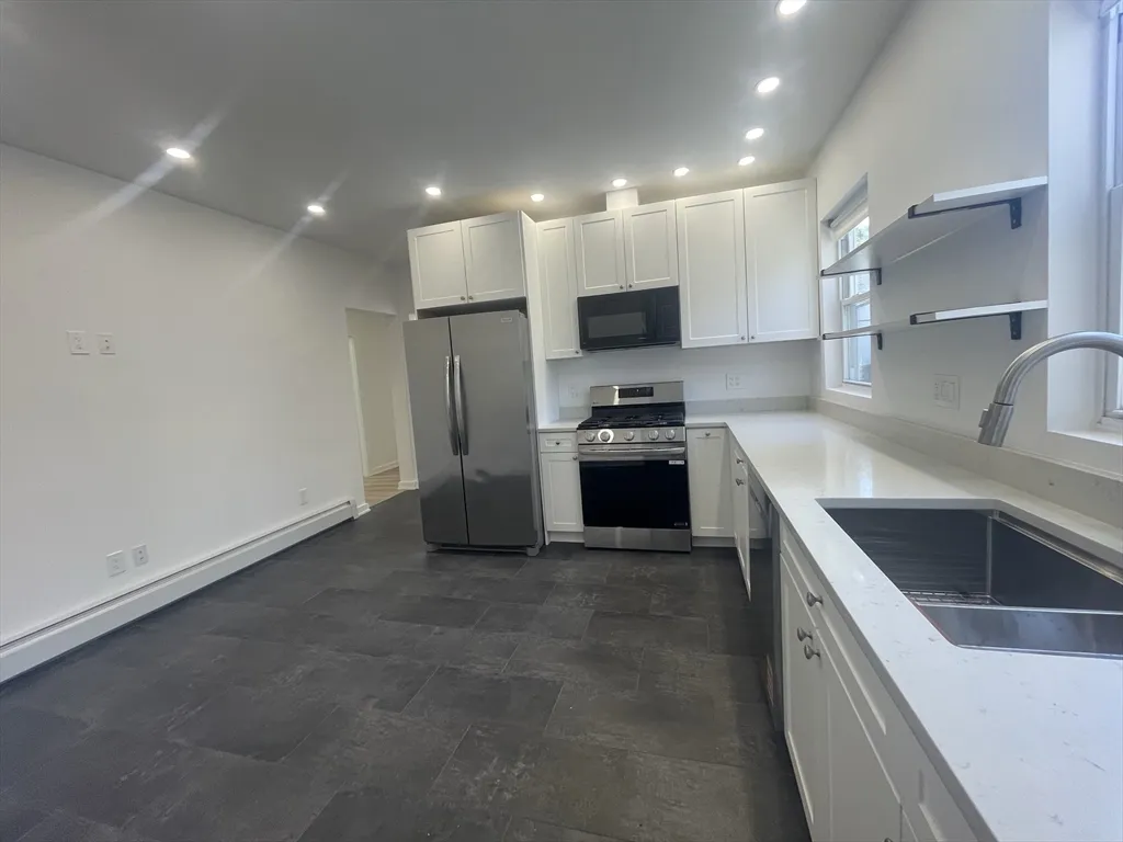 1 bed, 1 bath apartment for rent at 27 Vernon Unit 1, Waltham — photo 2 of 13