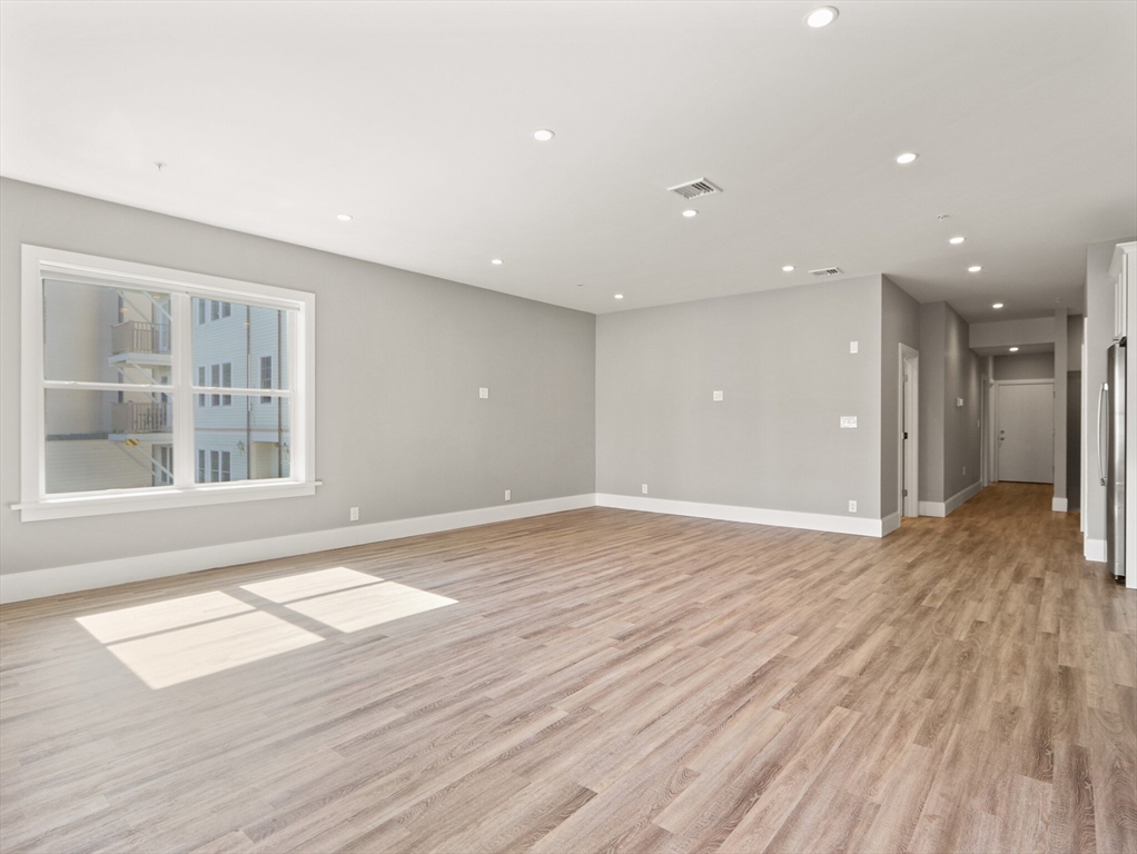 5 bed, 2 bath apartment for rent at 27 Vinton St Unit 1, South Boston — photo 5 of 22