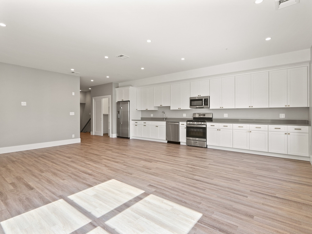 5 bed, 2 bath apartment for rent at 27 Vinton St Unit 1, South Boston — photo 4 of 22