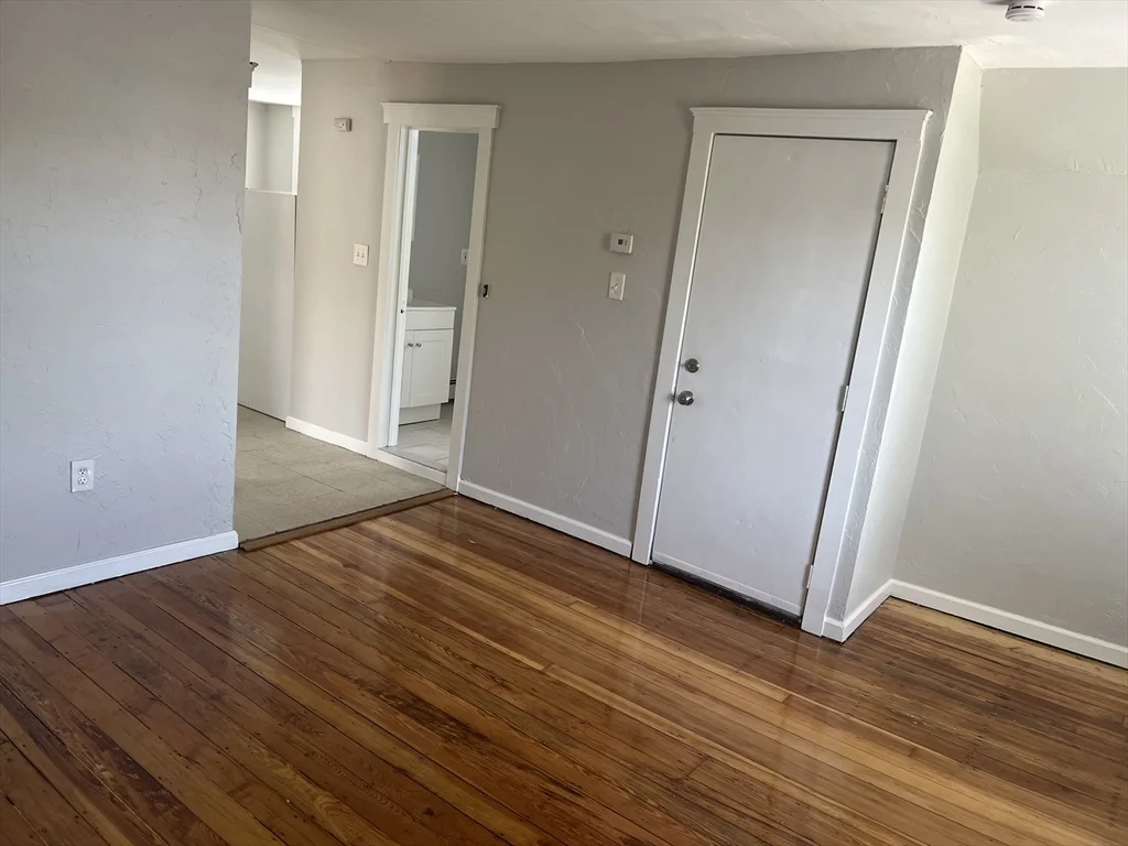 2 bed, 1 bath apartment for rent at 27 Warren Ave Unit 3-3, Malden — photo 3 of 15