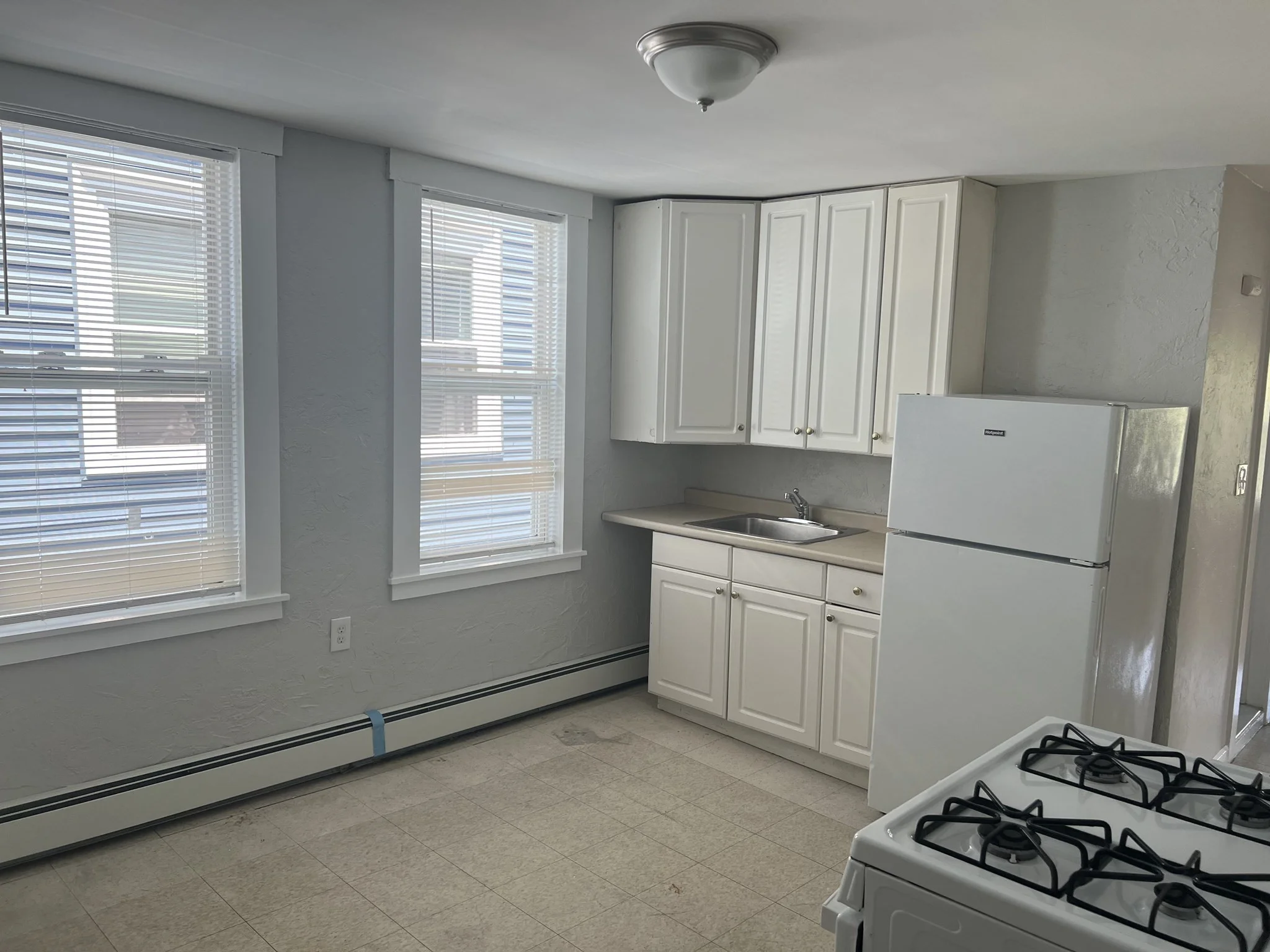 2 bed, 1 bath apartment for rent at 27 Warren Ave Unit 3, Malden — photo 2 of 12