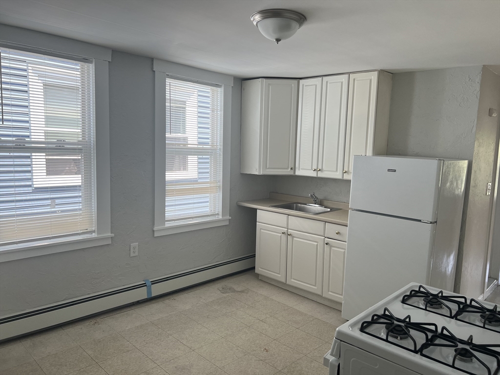 2 bed, 1 bath apartment for rent at 27 Warren Ave Unit 3FL, Malden — photo 2 of 14