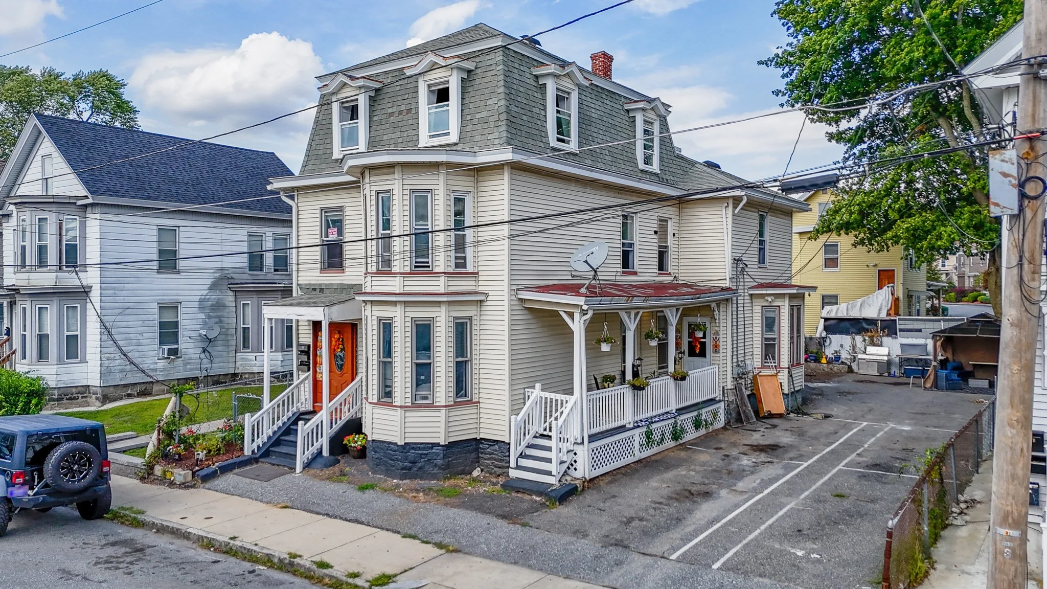 3 bed, 1 bath apartment for rent at 27 West 5th St Unit 2, Lowell