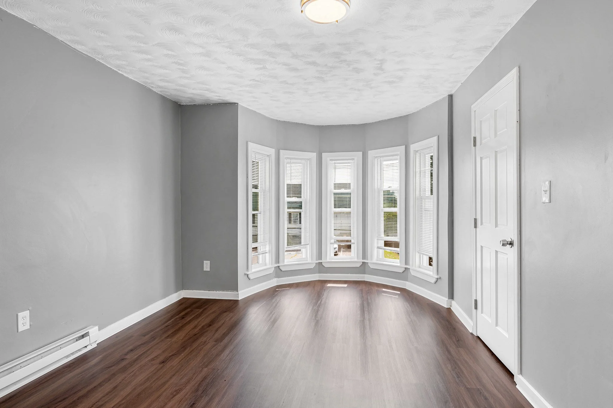 3 bed, 1 bath apartment for rent at 27 West 5th St Unit 2, Lowell — photo 11 of 30