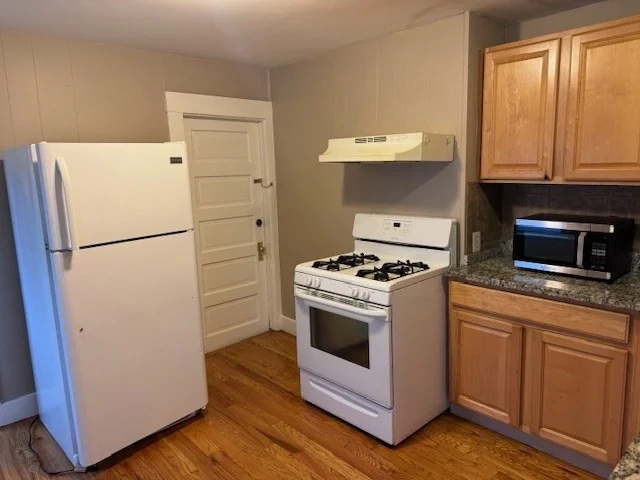 2 bed, 1 bath apartment for rent at 27 West Wyoming Ave Unit 1, Melrose — photo 19 of 20