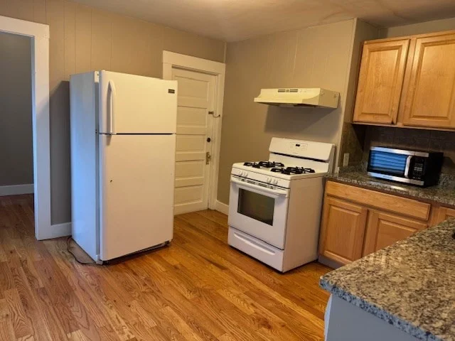 2 bed, 1 bath apartment for rent at 27 West Wyoming Ave Unit 1, Melrose — photo 15 of 20