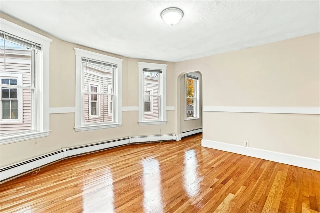 2 bed, 1 bath apartment for rent at 27 West Wyoming Ave Unit 3, Melrose — photo 2 of 14