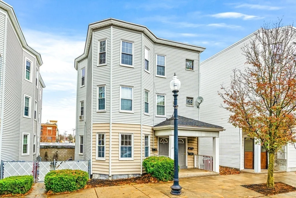 2 bed, 1 bath apartment for rent at 27 West Wyoming Ave Unit 3, Melrose — photo 13 of 14