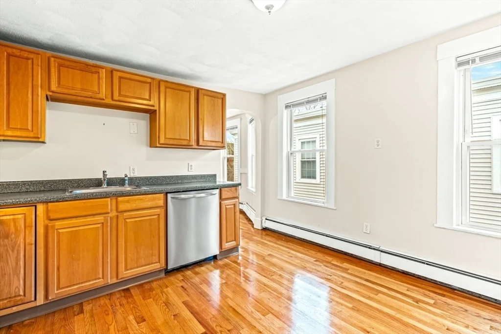 2 bed, 1 bath apartment for rent at 27 West Wyoming Ave Unit 3, Melrose — photo 8 of 14