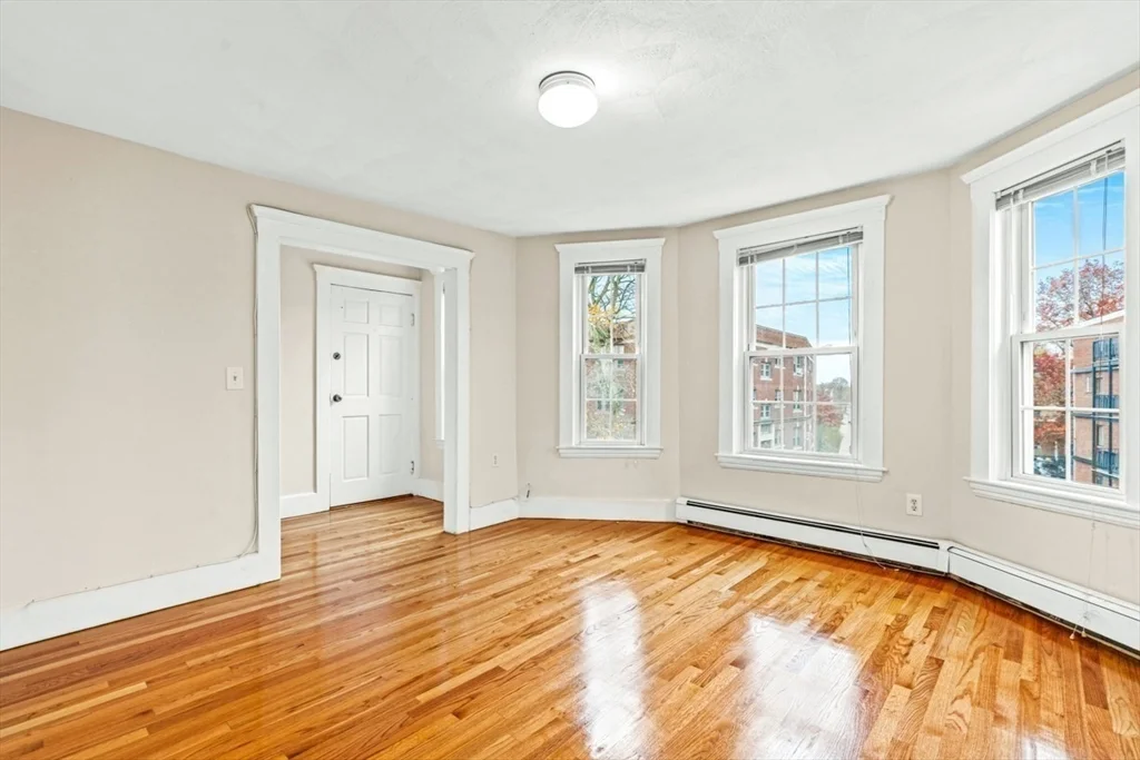 2 bed, 1 bath apartment for rent at 27 West Wyoming Ave Unit 3, Melrose — photo 4 of 14
