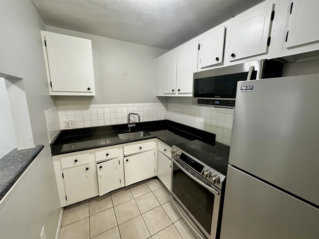 1 bed, 1 bath apartment for rent at 27 Willis S Unit 30, Framingham — photo 4 of 34
