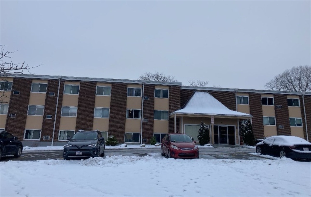 1 bed, 1 bath apartment for rent at 27 Willis S Unit 30, Framingham — photo 1 of 34