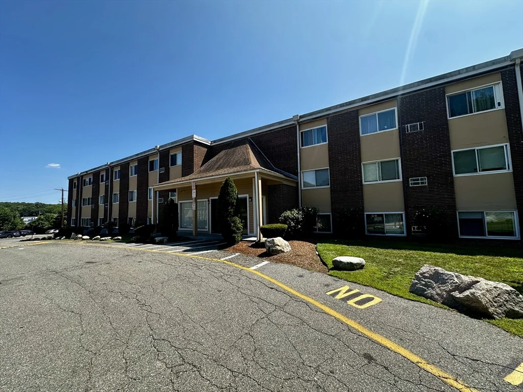 1 bed, 1 bath apartment for rent at 27 Willis S Unit 30, Framingham — photo 2 of 34
