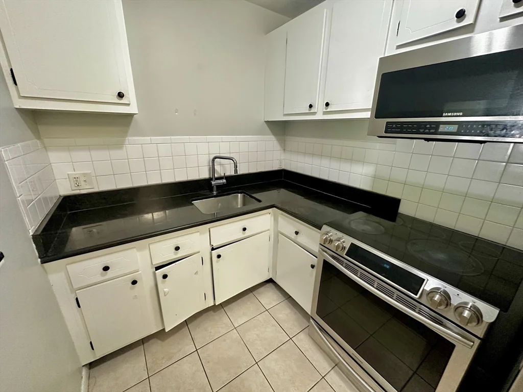 1 bed, 1 bath apartment for rent at 27 Willis S Unit 30, Framingham — photo 5 of 34