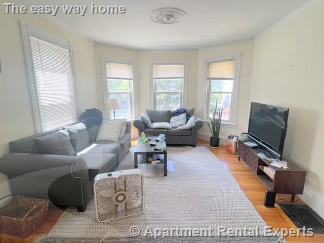 2 bed, 1 bath apartment for rent at 27 Willow Ave Unit 1, Porter Square — photo 1 of 22