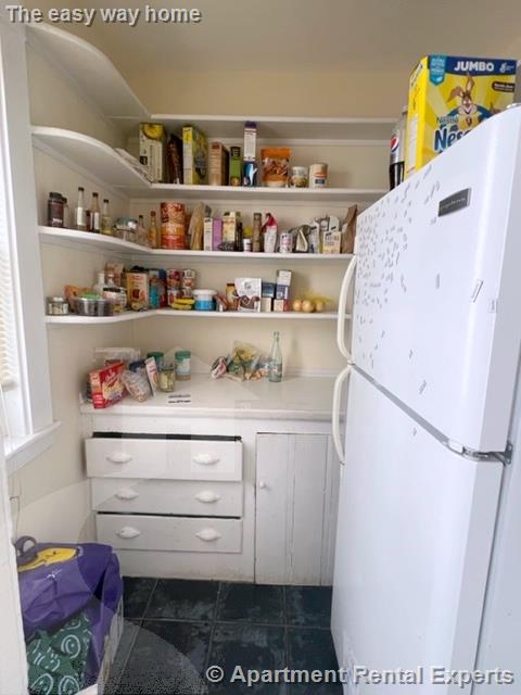 2 bed, 1 bath apartment for rent at 27 Willow Ave Unit 1, Porter Square — photo 5 of 22